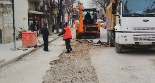 Yenişehir’de Ana Caddeler Asfaltlanıyor
