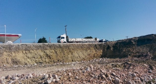 Yer Altı Suları Kara Yolunu Çökertti