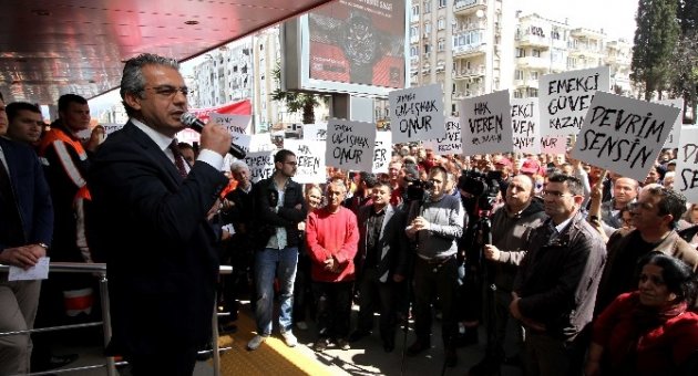 Yerel Seçimlerin Birinci Yılına Karşıyaka’da Coşkulu Kutlama