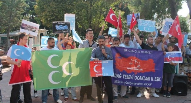 Yesevi Kültür Ocakları Tekirdağ Şubesi Çin’i Protesto Etti