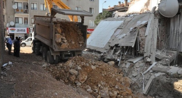 Yıkılan Binada Belediyenin İhmali Yok