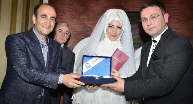 Yıldırım Belediyesi’nden Sevgililere 14 Şubat Jesti