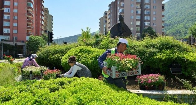 Yıldırım Yazı 100 Bin Çiçekle Karşılıyor