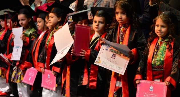 Yıldırım’da Minikler Diplomalarına Kavuştu