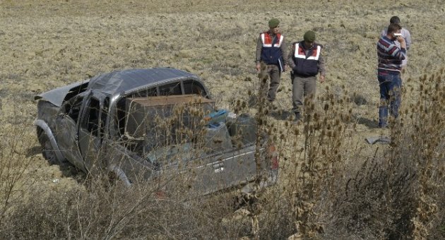 Yoldan Çıkan Pikap Tarlaya Uçtu: 1 Yaralı