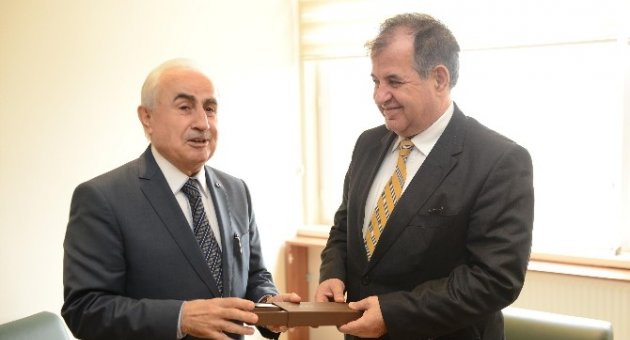 Yunanistan’ın Doğu Makedonya-trakya Bölge Valisi Georgios Pavlidis‘ten Edirne Valisi Şahin’i Makamında Ziyaret Etti