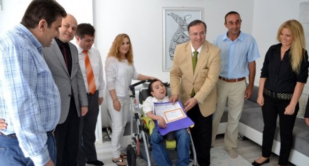 Yüzde 98 Engeli Bulunan Ege’nin Karne Sevinci