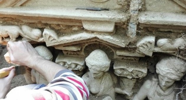 Zeytinlikte Bulunan 7 Tonluk Lahit Müzeye Taşındı