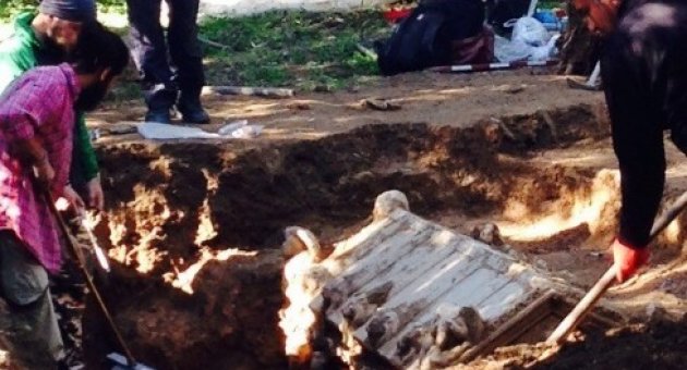 Zeytinlikte Bulunan Tarihi Lahdin 25 Yıl Önce Defineciler Tarafından Açıldığı Ortaya Çıktı