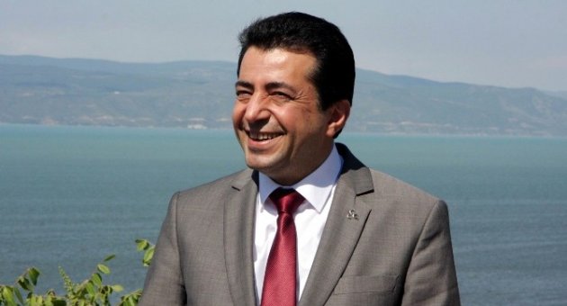 Zırhlıoğlu Sahile İnip Oy İstedi