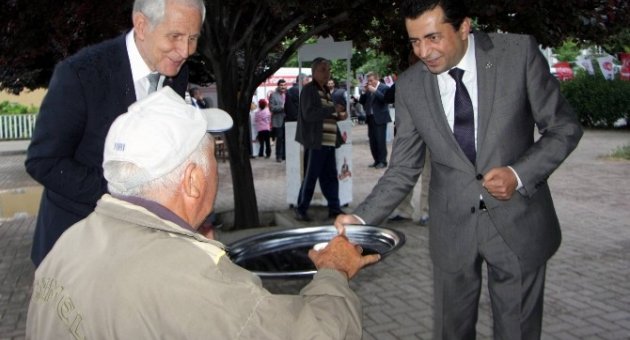Zırhlıoğlu’ndan 46. Yılın Hatırına 40 Yıllık Hatırı Olan İkram
