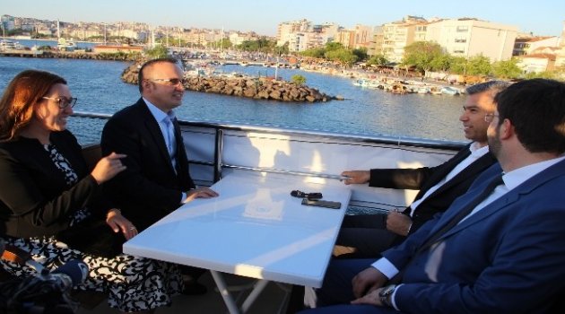 Çanakkale Boğazı'nda İftar