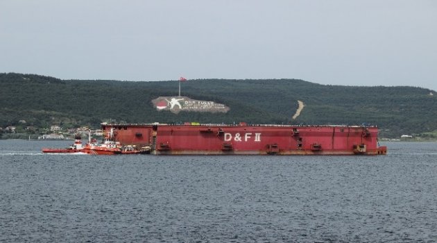 Çanakkale Boğazı'ndan Bir Dev Geçti