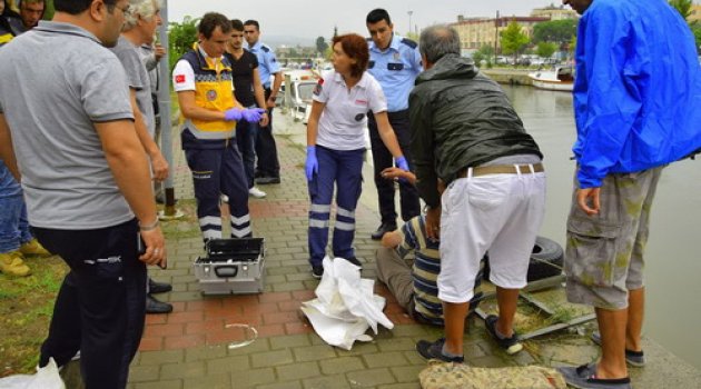 Çanakkale’de dengesini kaybede  vatandaş Sarıçay’a düştü…