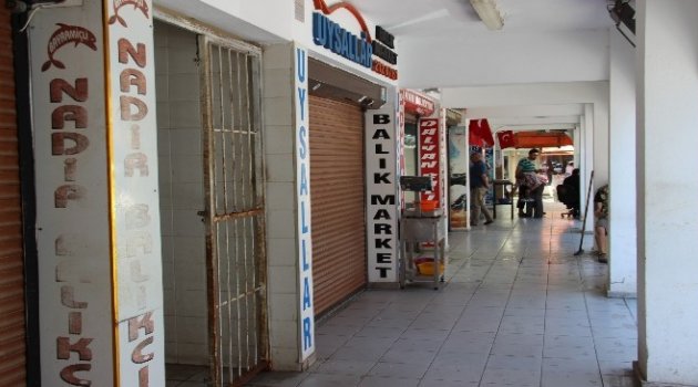 Çanakkale'de Balıkçılar Kepenk Kapattı