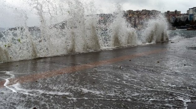 Çanakkale'de Feribot Seferleri Durdu
