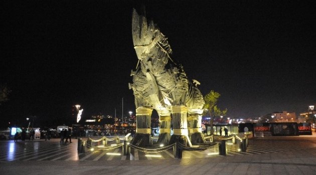 Çanakkale'de Işıklar 1 Saat Kapatıldı