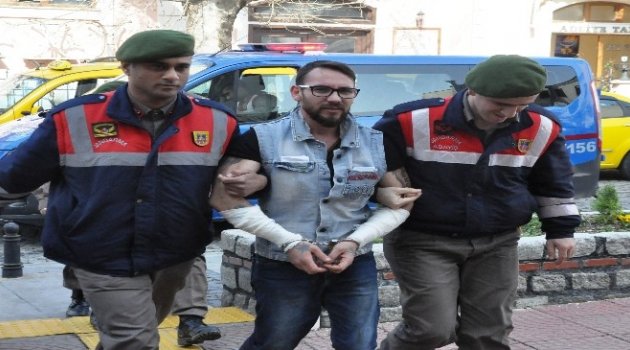 Çanakkale'de Jandarmadan Kaçan Hırsız Otların Arasında Bulundu