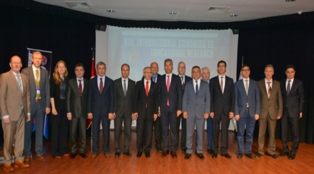Çomü'de 8. Uluslararası Eğitim Araştırmaları Kongresi