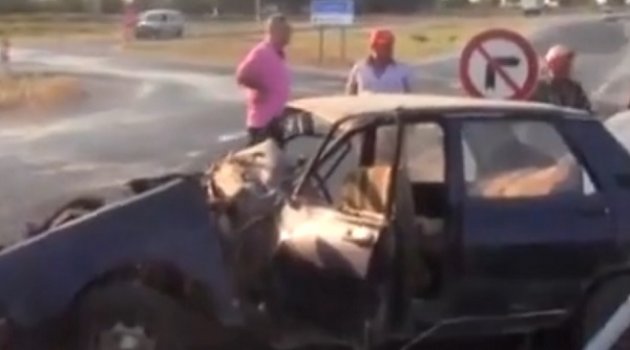 İki Otomobil Çarpıştı: 4 Kişi Yaralandı