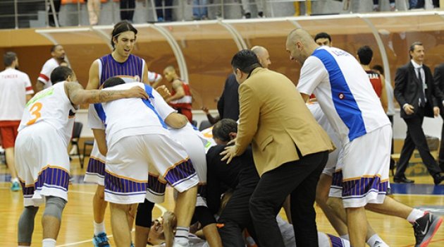 İstanbul BŞB'den son saniye basketi