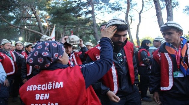 Kınalı Kuzular Dedelerinin İzinde