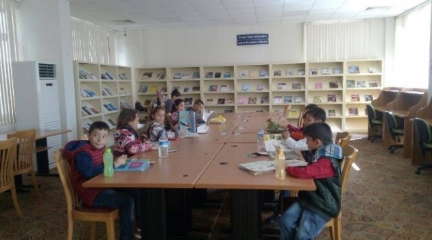 Kitap Kurdu Projesinde Dereceye Giren Öğrenciler Ödüllendirildi