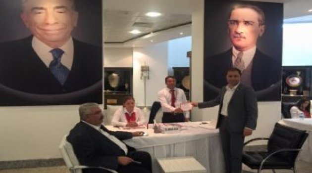Kürşat Tuna Evrakları teslim etti
