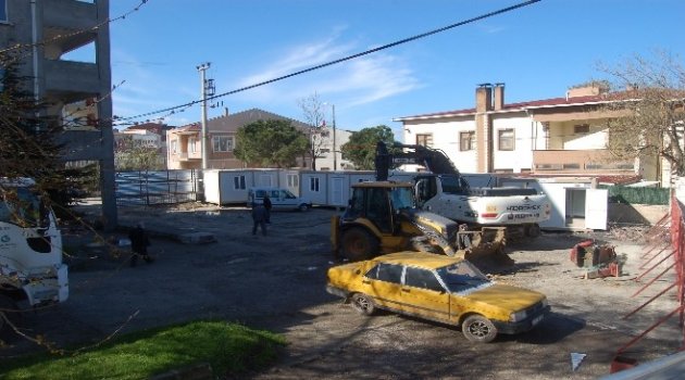 Lapseki Hükumet Konağı Yıkım Çalışmaları Başladı