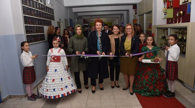 Özlem Kayalı İlkokulu Öğretmenlerinin Hazırladığı “Dekoratif El Sanatları Sergisi”  Açıldı