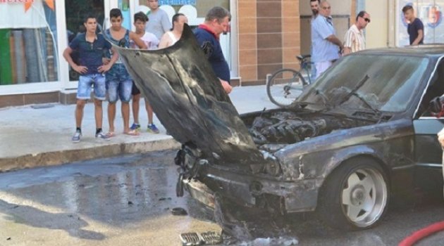 Seyir Halindeki Araç Alev Aldı