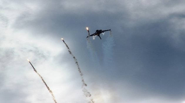 Solo Türk Uçağı İle Nefes Kesen Gösteri