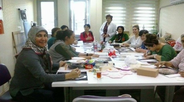 Sosyal Dayanışma Merkezi Kurslarına Yoğun İlgi