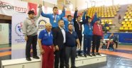 Umurbeyli Güreşçiler Şampiyonlukla Döndü