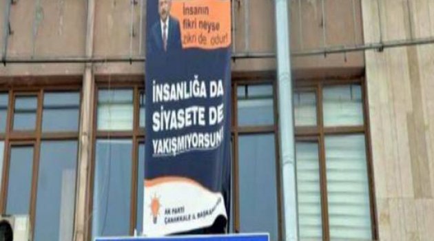 “TAM YERİNE DENK GELDİ, POSTER KOYDUK!”