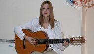 Görme Engelli Psikologdan Gitarlı Terapi