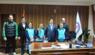 Sarıveliler Kaymakamı Öner’den Başarılı Sporculara Ödül