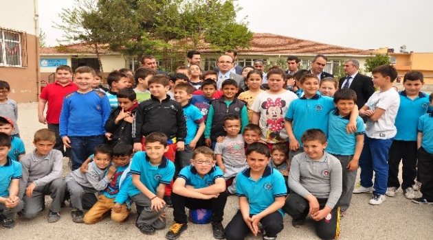 Turan'dan Başarılı Öğrencilere Tebrik Telefonu
