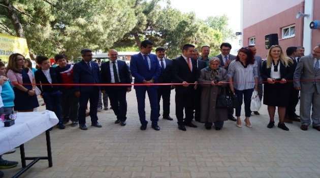 Turgut Reis Ortaokulunda Bilim Fuarı Şenliği