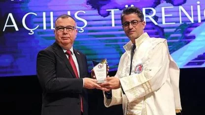 BAŞKAN ARSLAN, ÇOMÜ'DE YENİ AKADEMİK YIL COŞKUSUNA ORTAK OLDU