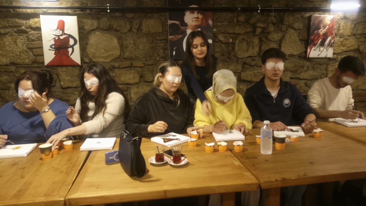 ÇOMÜ’de Görme Yetersizliğine Empati Etkinliği