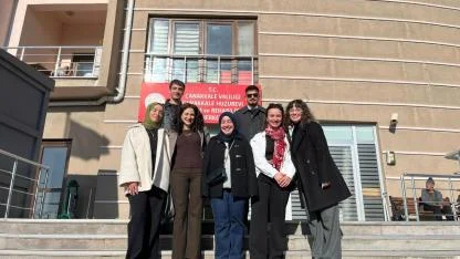 ÇOMÜ Özel Eğitim Bölümü Öğrencilerinden Huzurevine Anlamlı Ziyaret