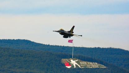 SOLOTÜRK Çanakkale Semalarında Gösteri Uçuşu Gerçekleştirdi