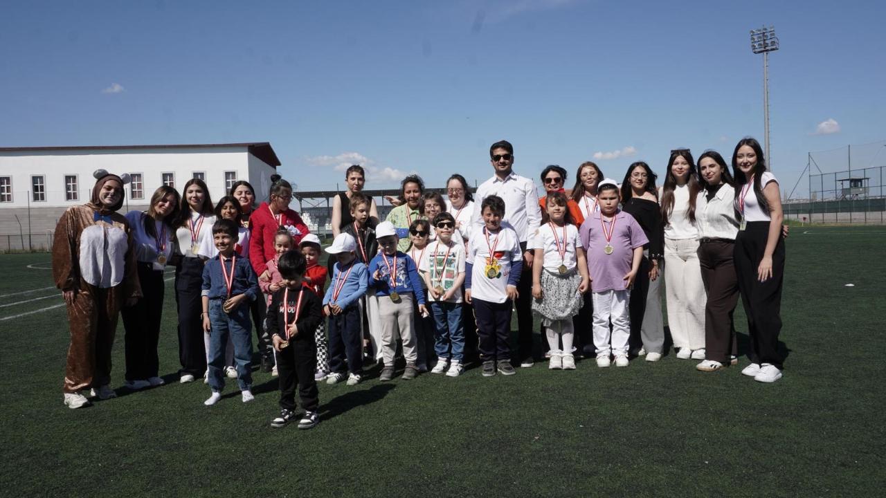 Halkla İlişkiler Öğrencileri “Birlikte Engel Yok” Projesiyle Kalplere Dokundu